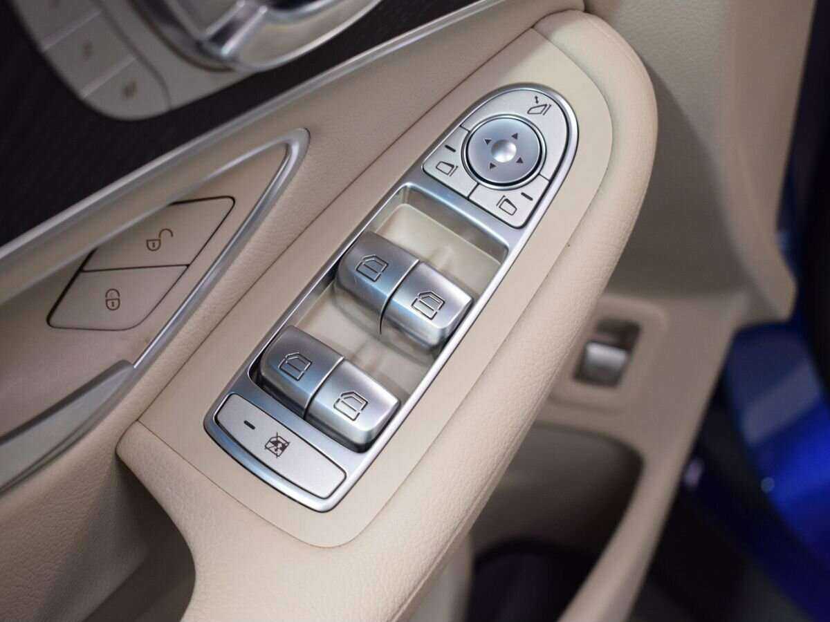 Mercedes-Benz GLC Coupe 300, 2019 Фото №8