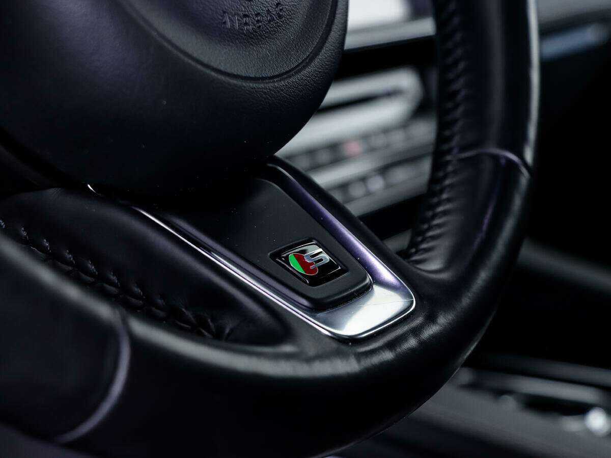 Jaguar F-Pace, 2017 Фото №12