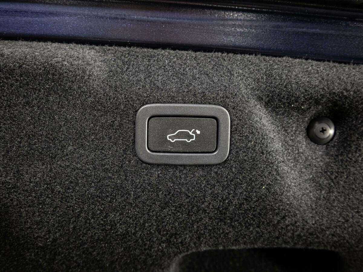 Jaguar XE, 2017 Фото №23