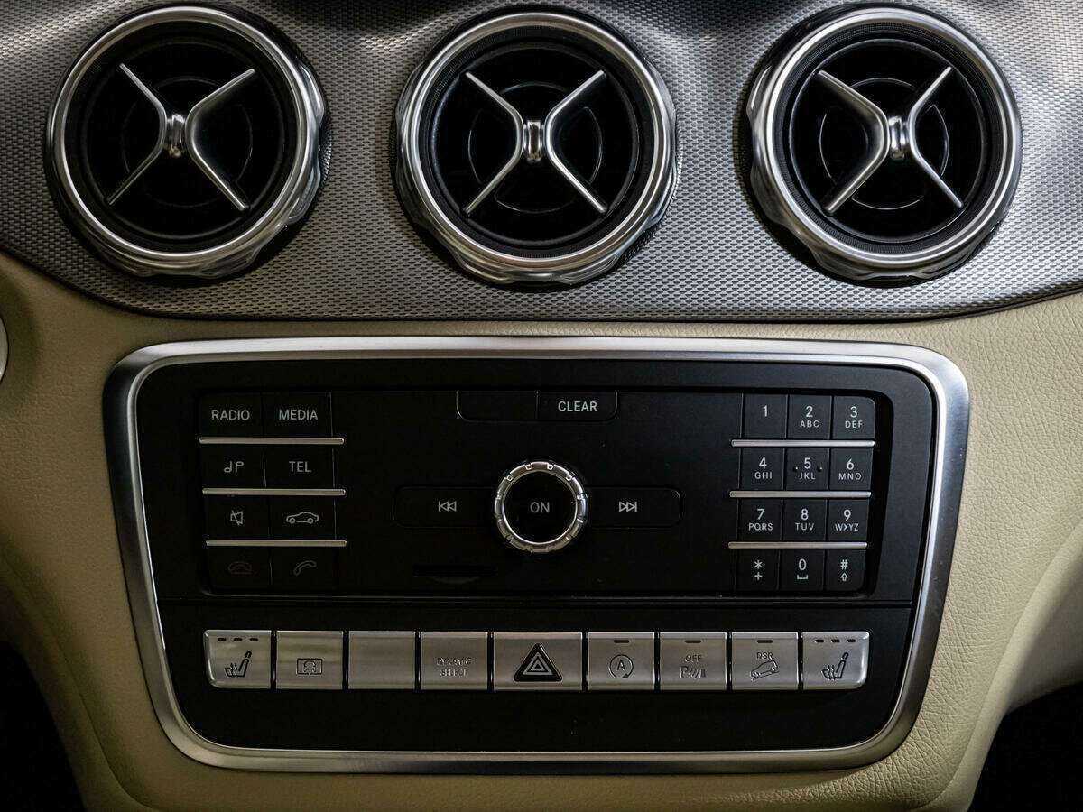 Mercedes-Benz GLA 250, 2017 Фото №13