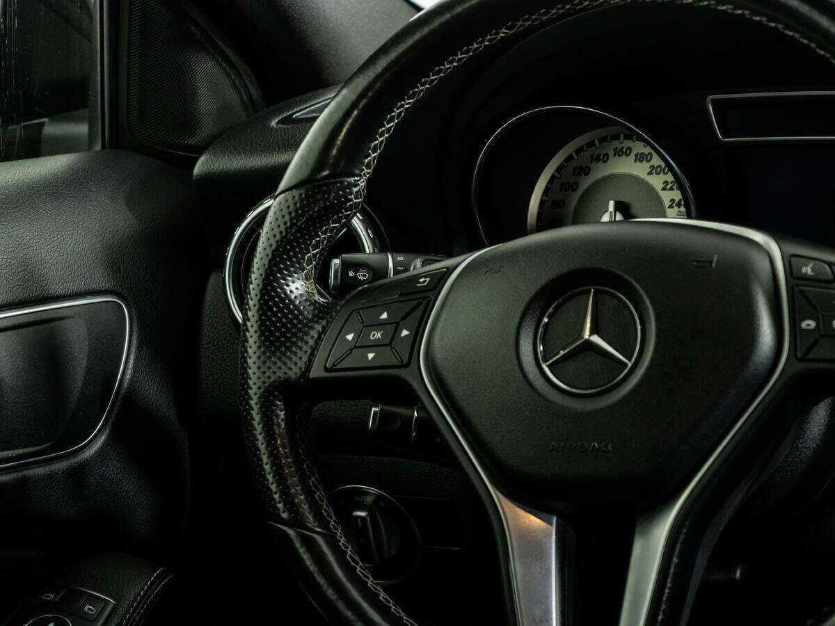 Mercedes-Benz GLA 250, 2015 Фото №16