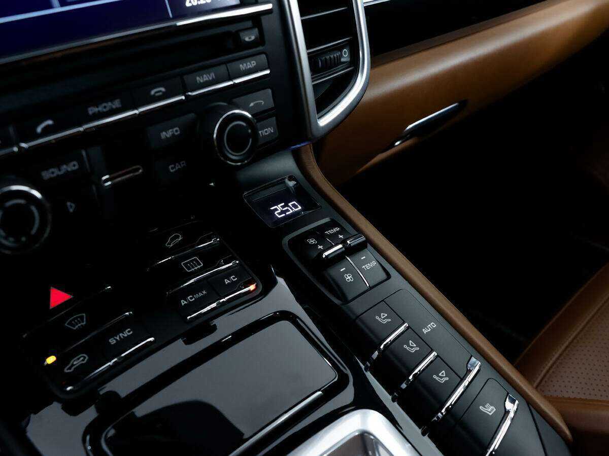 Porsche Cayenne, 2016 Фото №17