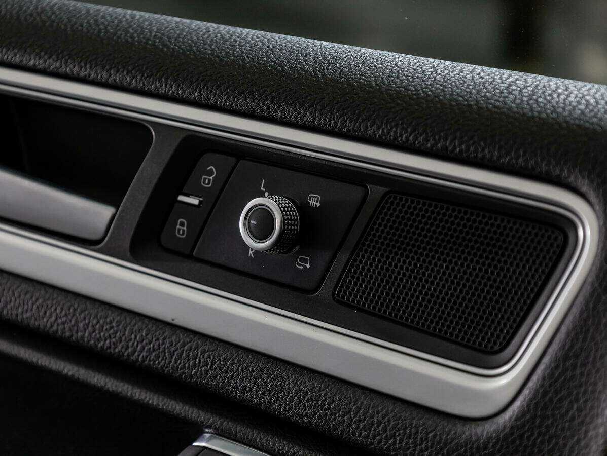 Volkswagen Touareg, 2017 Фото №17