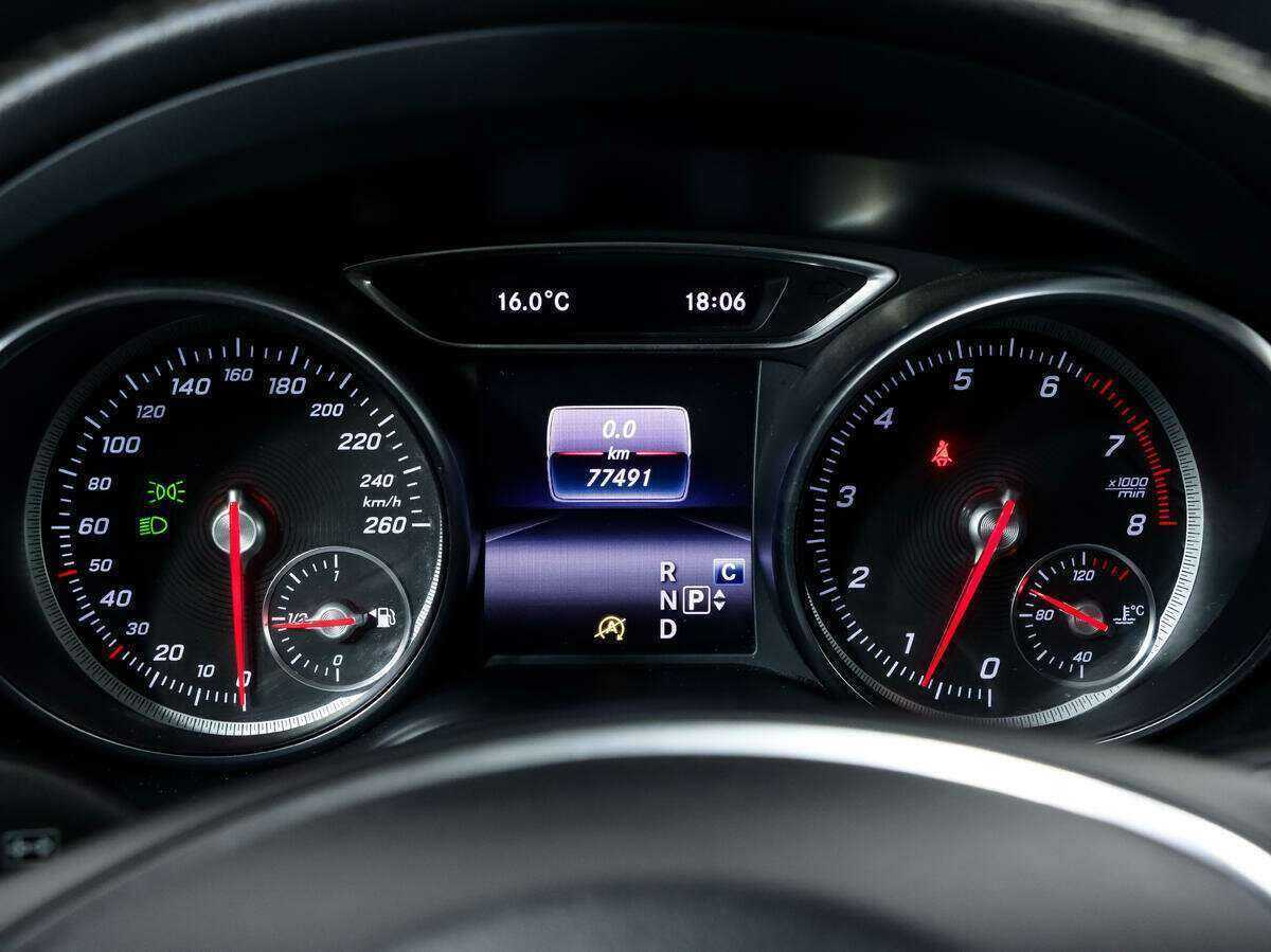 Mercedes-Benz GLA 250, 2017 Фото №18