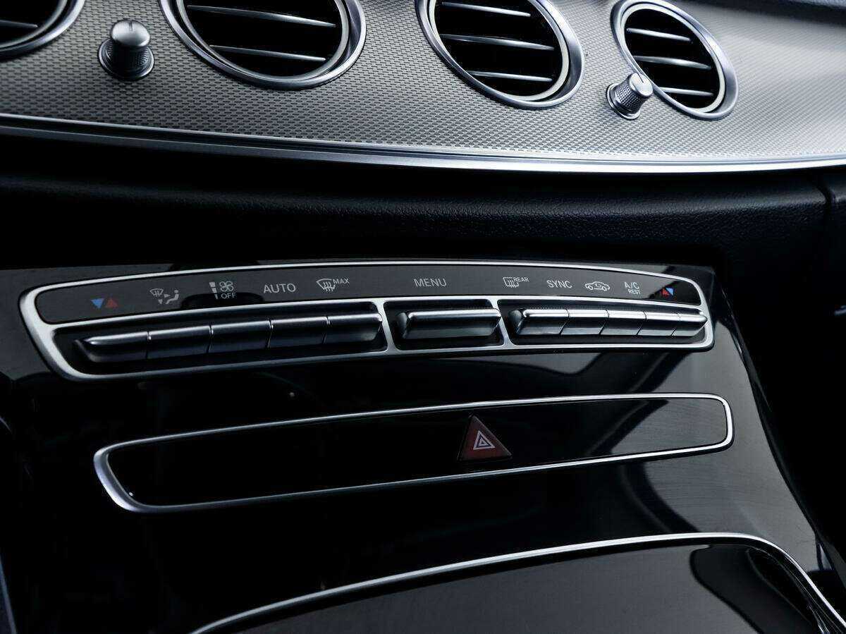 Mercedes-Benz E-Класс 200, 2016 Фото №18