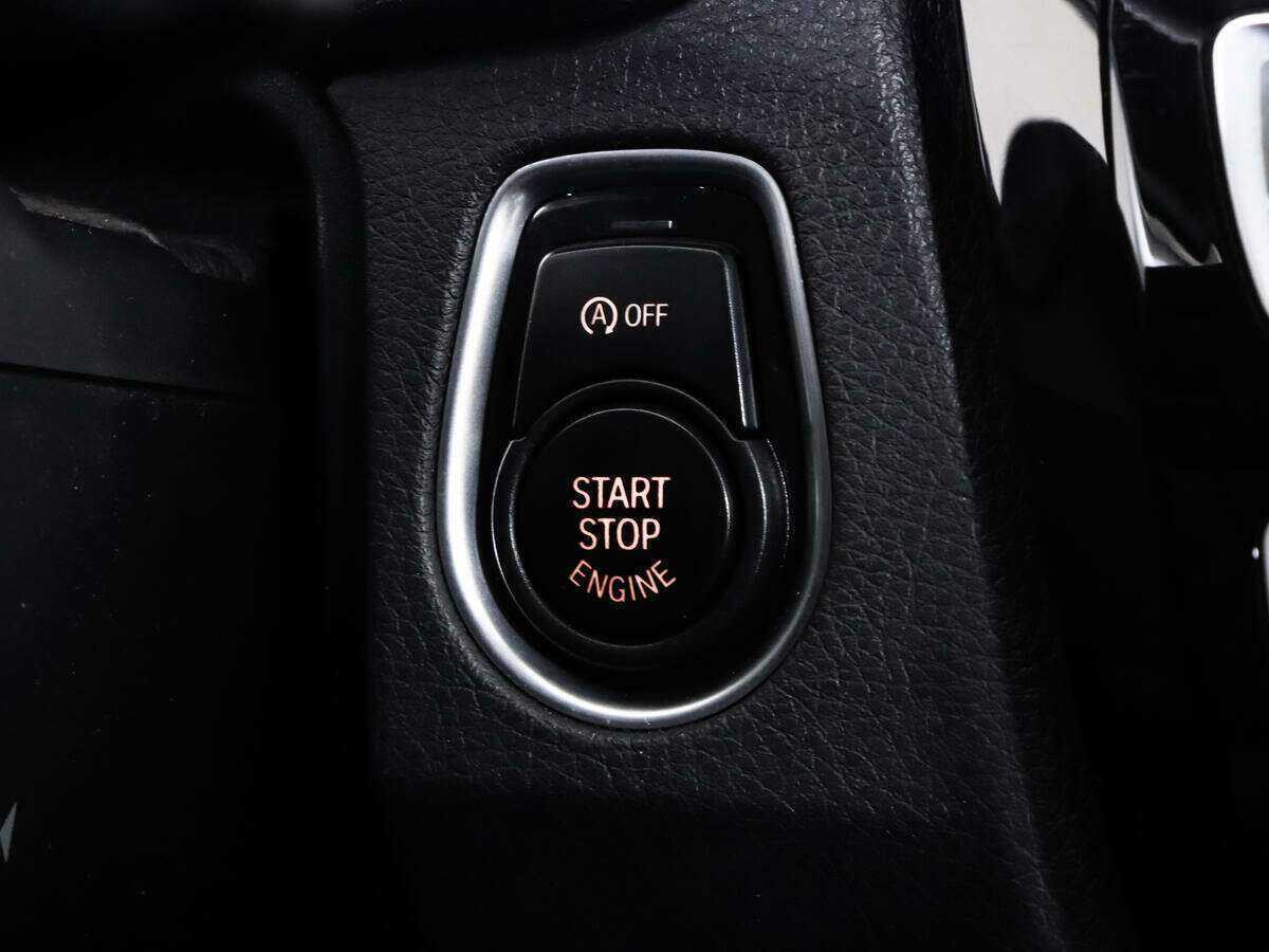 BMW 3 серии 318i, 2015 Фото №18