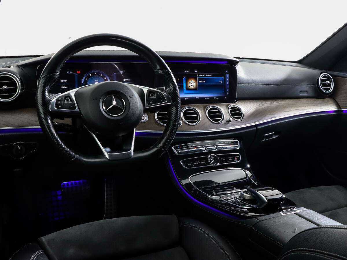 Mercedes-Benz E-Класс 300, 2017 Фото №12