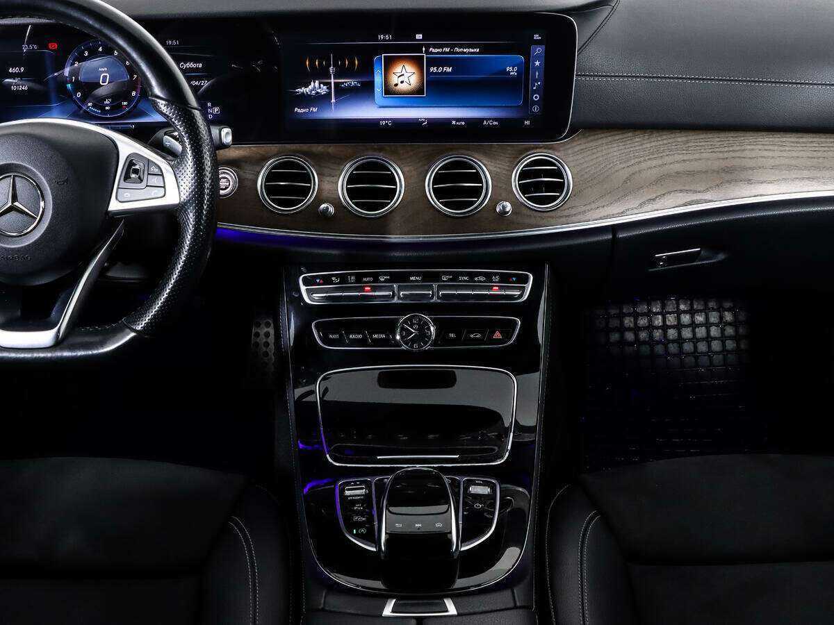 Mercedes-Benz E-Класс 300, 2017 Фото №16