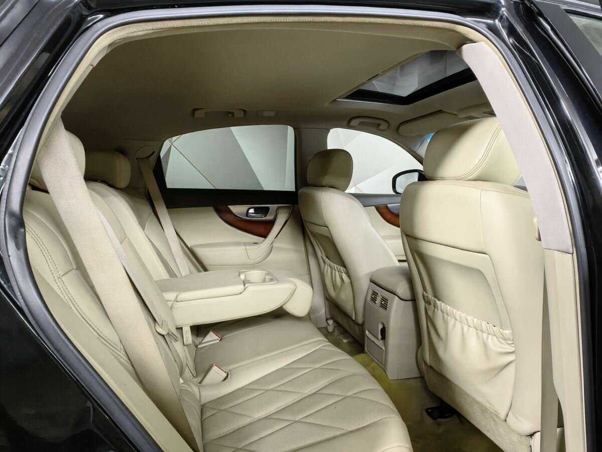 Infiniti FX37, 2010 Фото №12