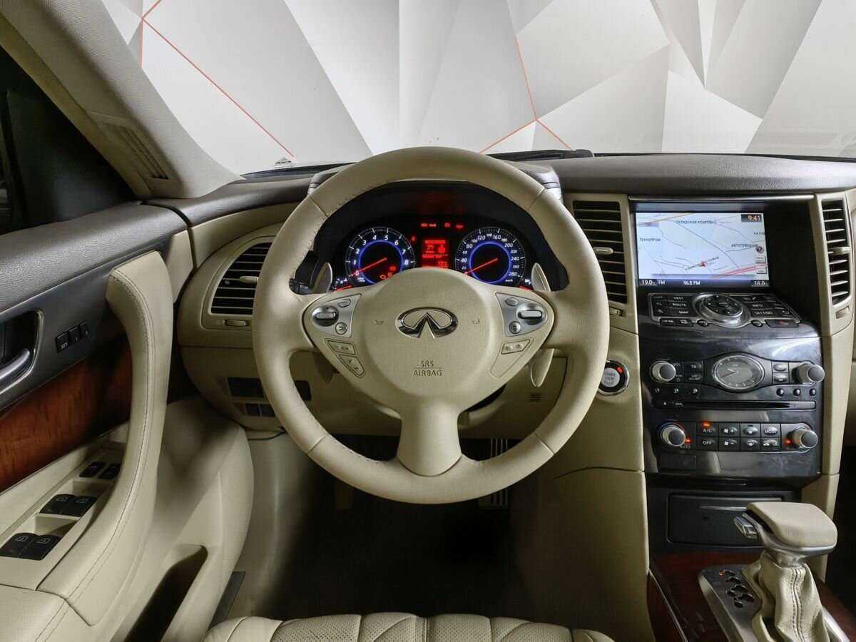 Infiniti FX37, 2010 Фото №15