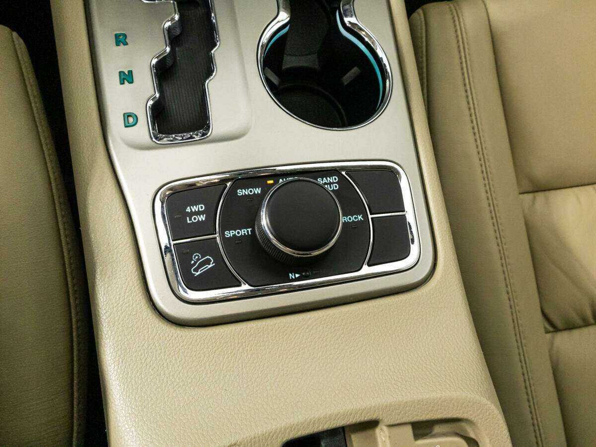 Jeep Grand Cherokee, 2011 Фото №17