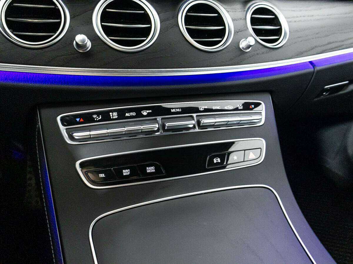 Mercedes-Benz E-Класс 200, 2021 Фото №16