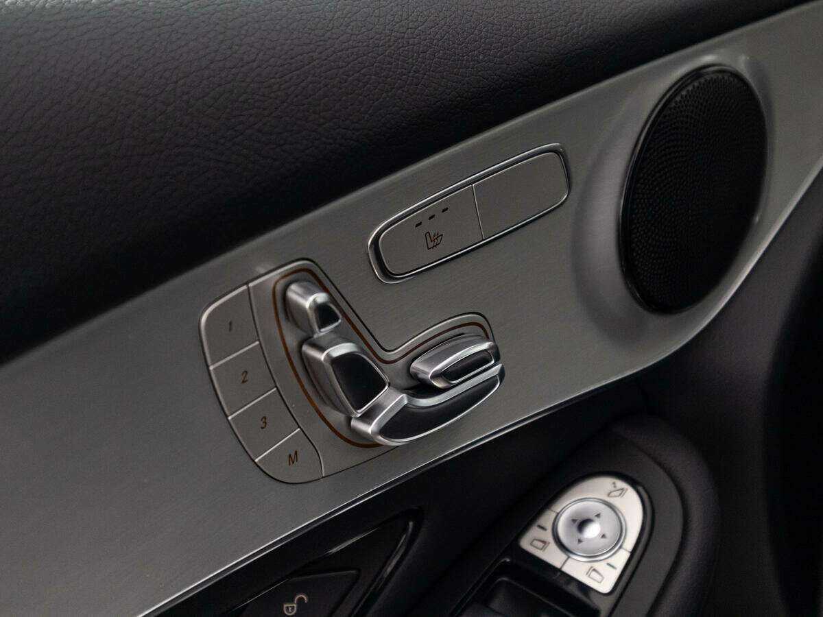 Mercedes-Benz GLC 300, 2019 Фото №17