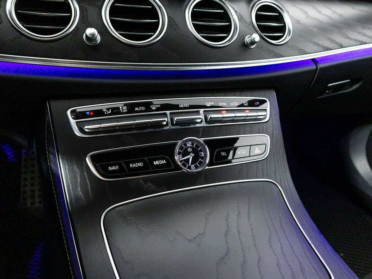 Mercedes-Benz E-Класс 200, 2019 Фото №16
