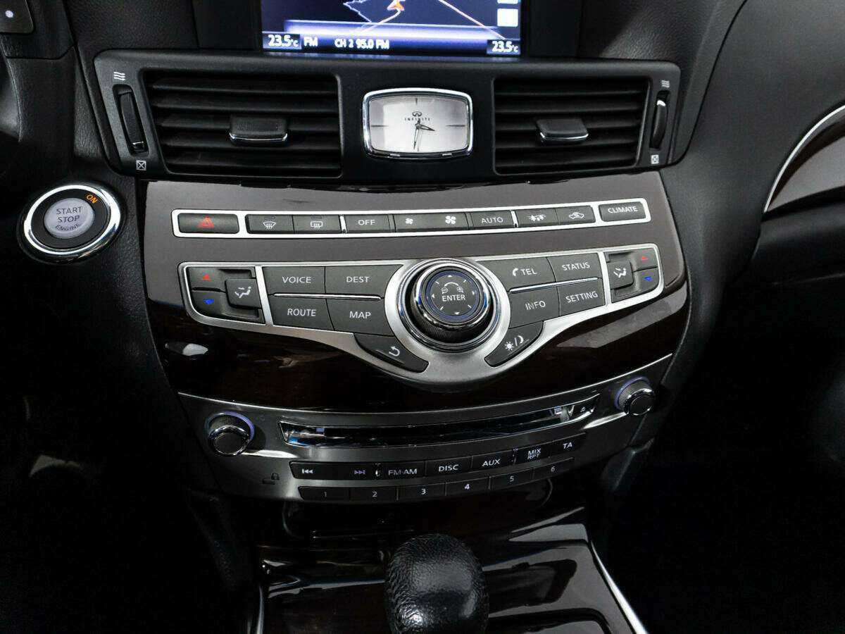 Infiniti M37, 2010 Фото №17