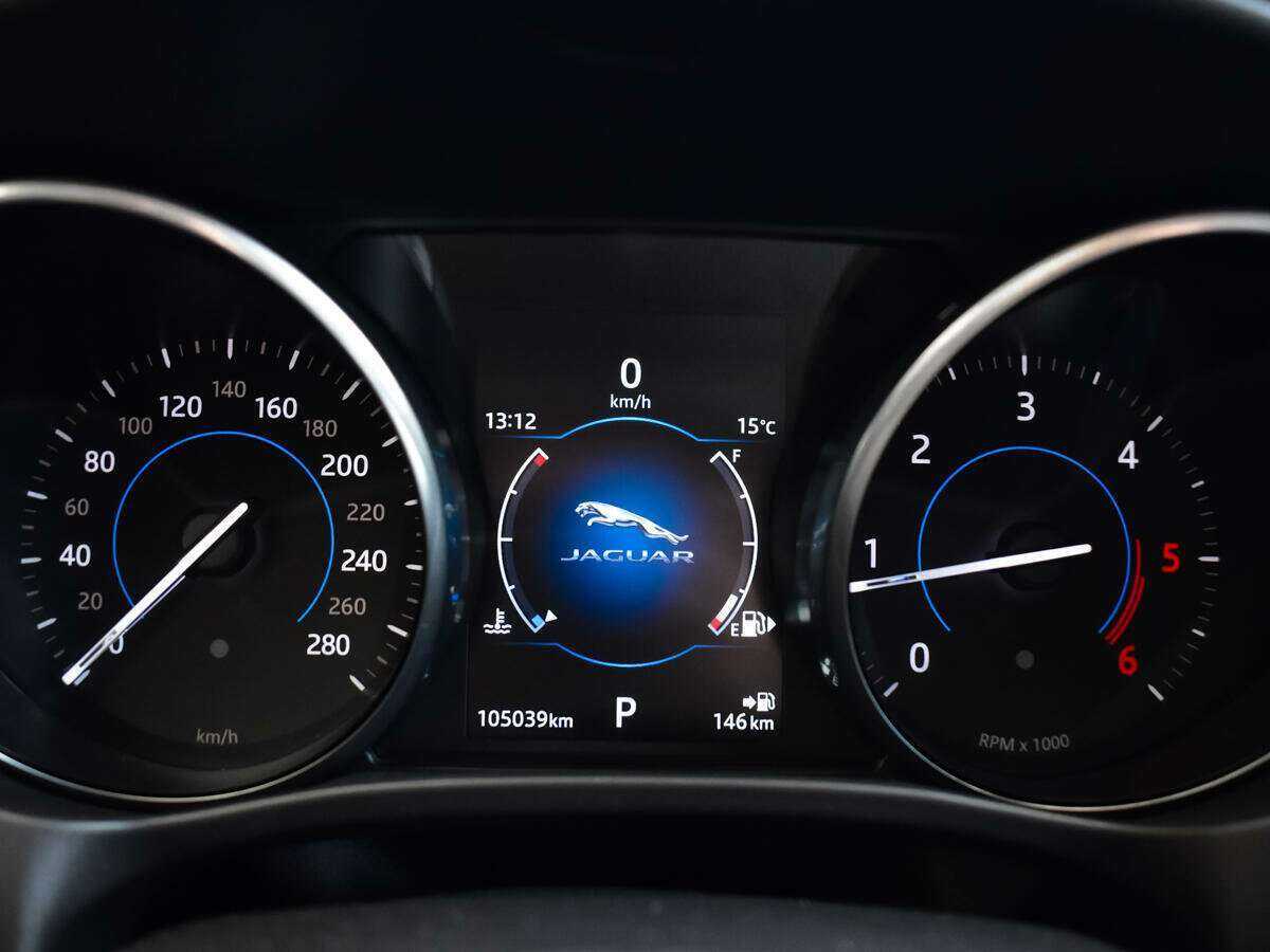 Jaguar F-Pace, 2017 Фото №9