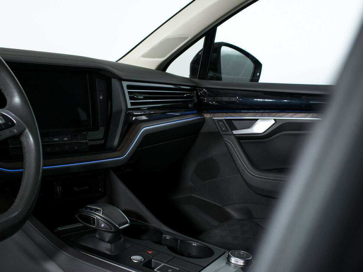 Volkswagen Touareg, 2020 Фото №14