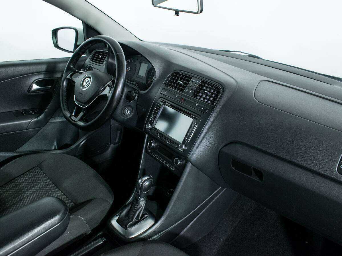 Volkswagen Polo, 2015 Фото №9