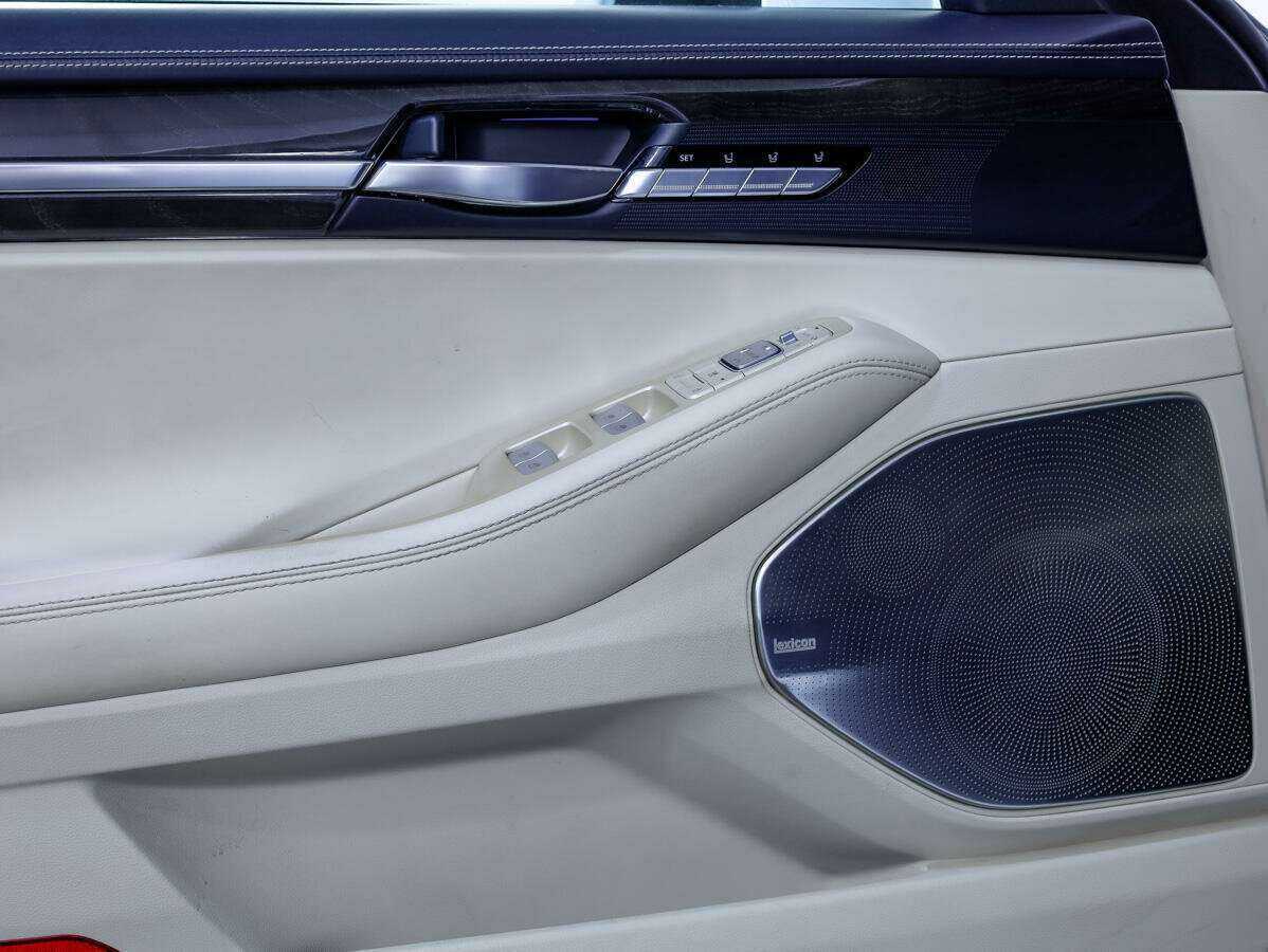 Genesis G90, 2016 Фото №20