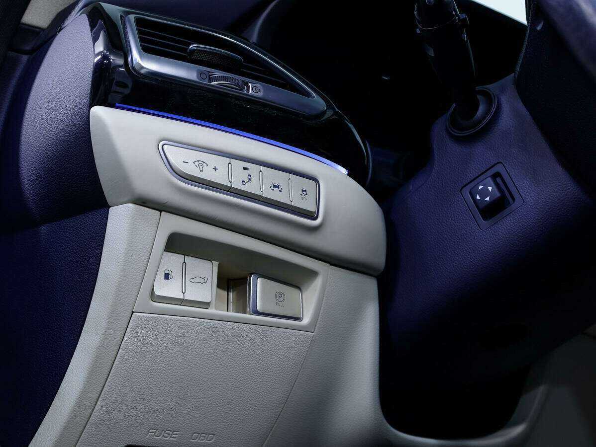 Genesis G90, 2016 Фото №21