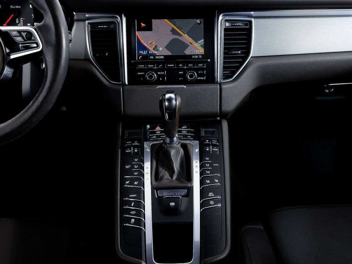 Porsche Macan Turbo, 2015 Фото №19