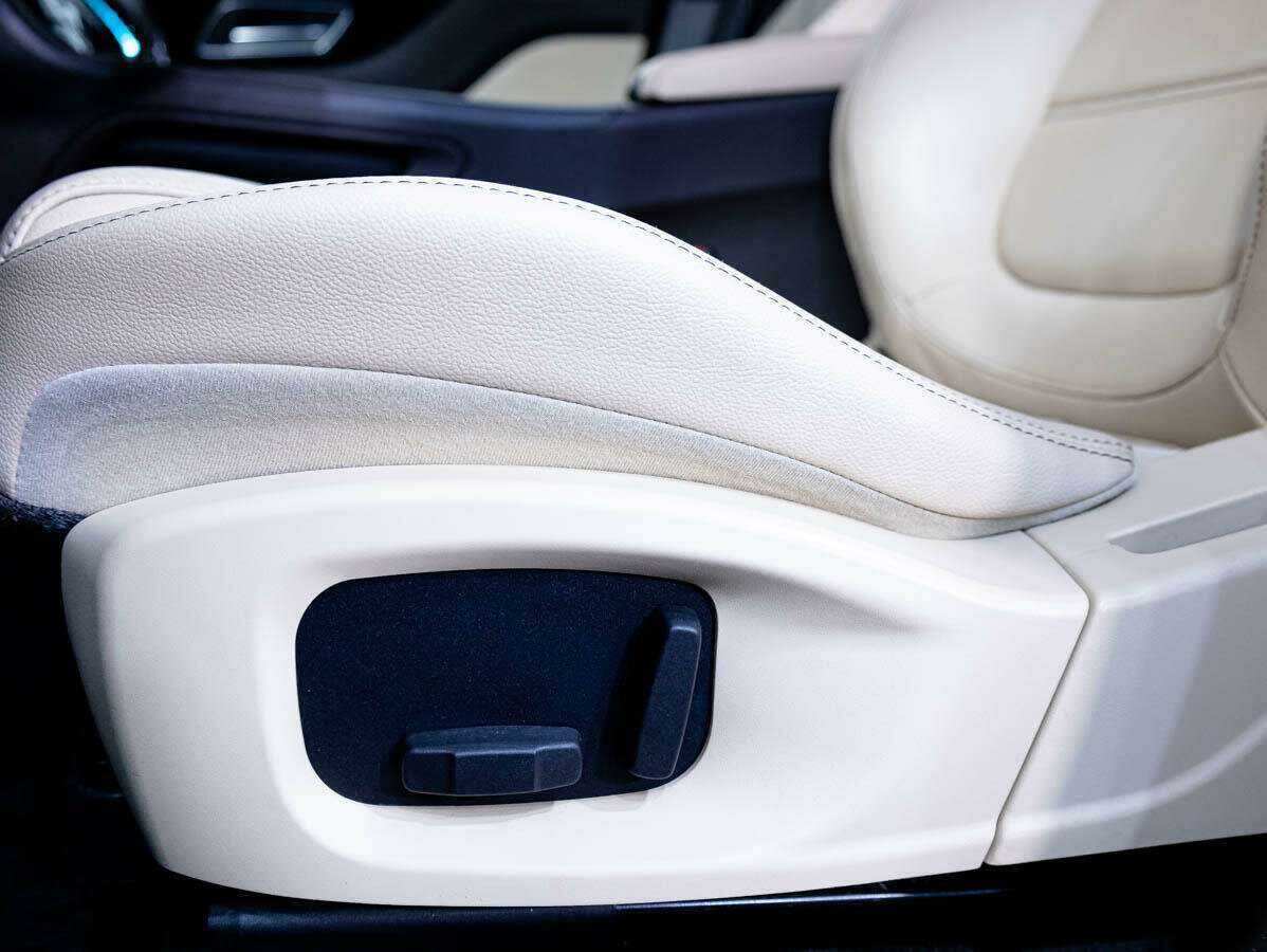 Jaguar F-Pace, 2016 Фото №16