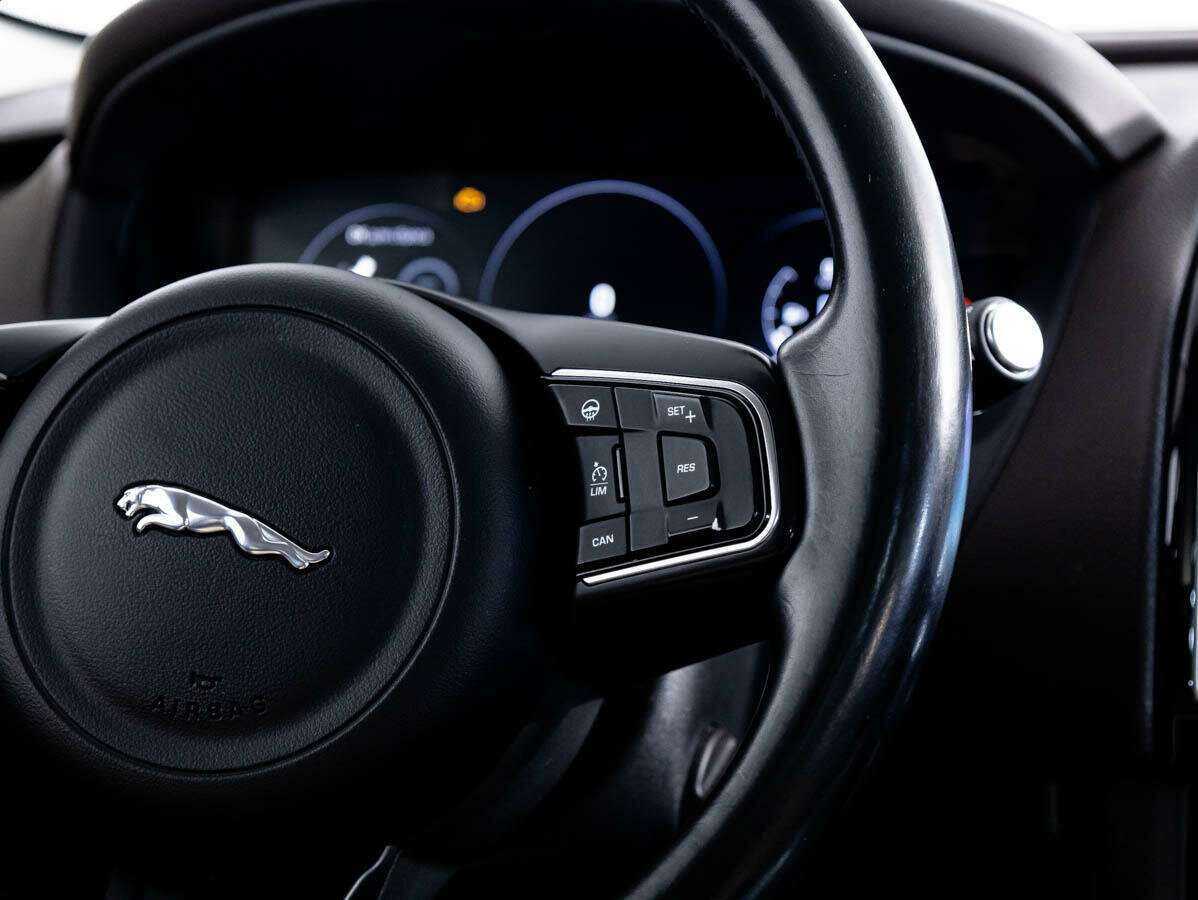 Jaguar F-Pace, 2016 Фото №18
