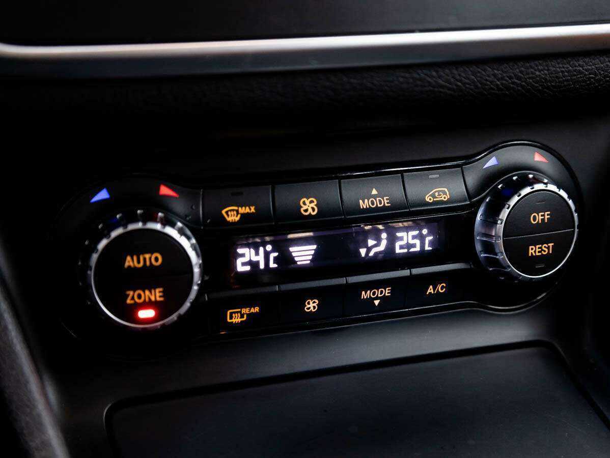 Mercedes-Benz GLA 250, 2014 Фото №20