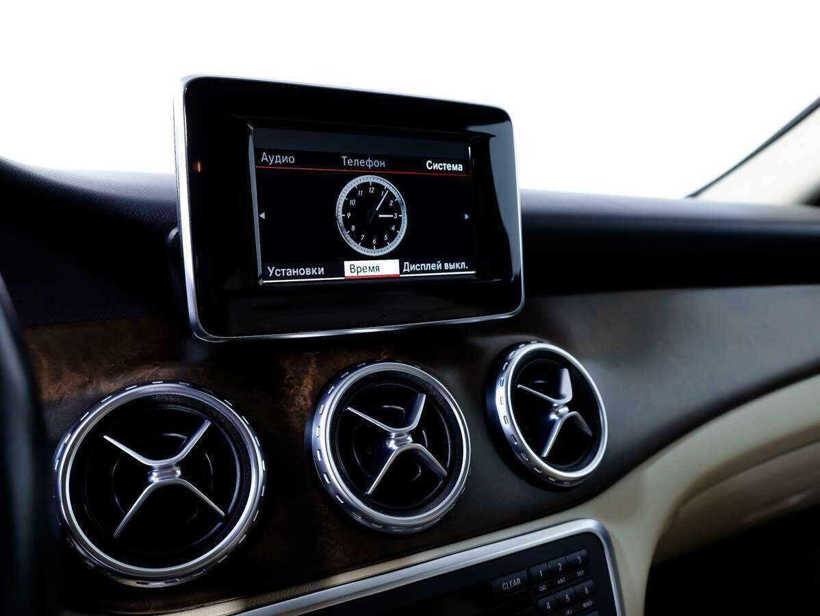 Mercedes-Benz GLA 200, 2015 Фото №13