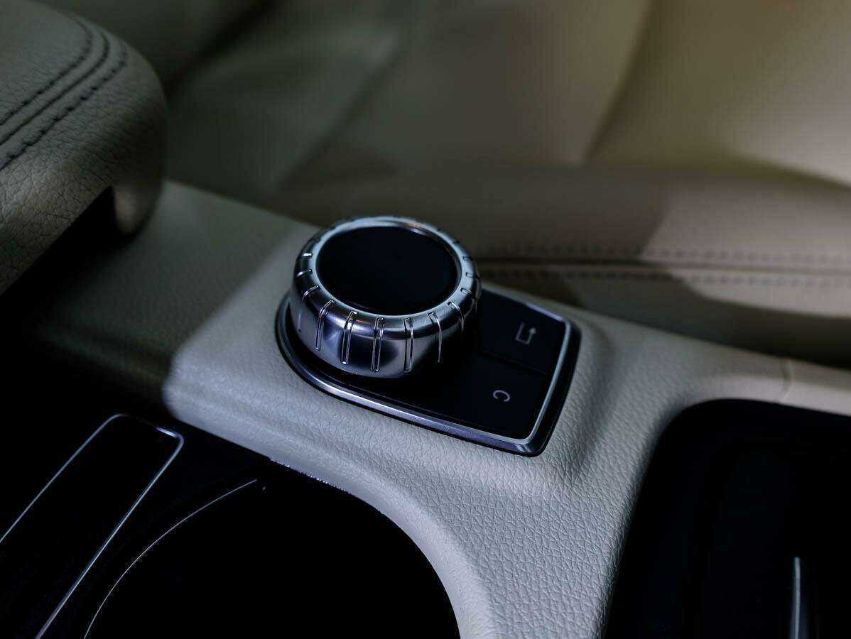 Mercedes-Benz GLA 200, 2015 Фото №18