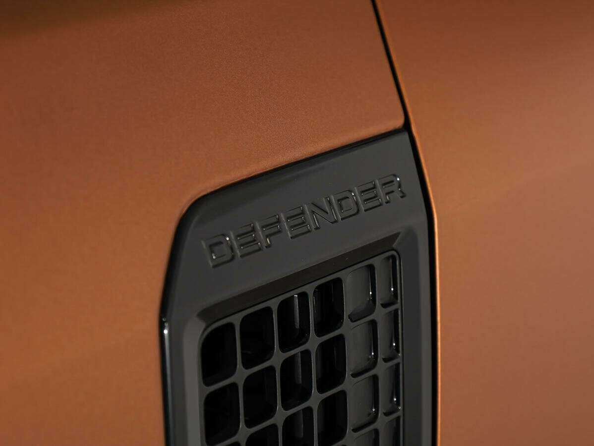 Land Rover Defender 90, 2021 - 79 925 км. | Фото №7