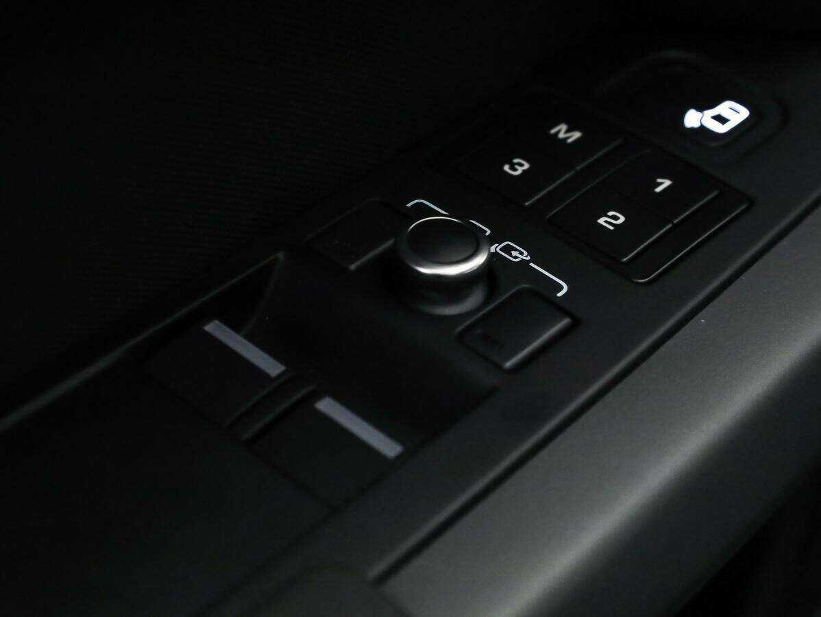 Land Rover Defender 90, 2021 Фото №16