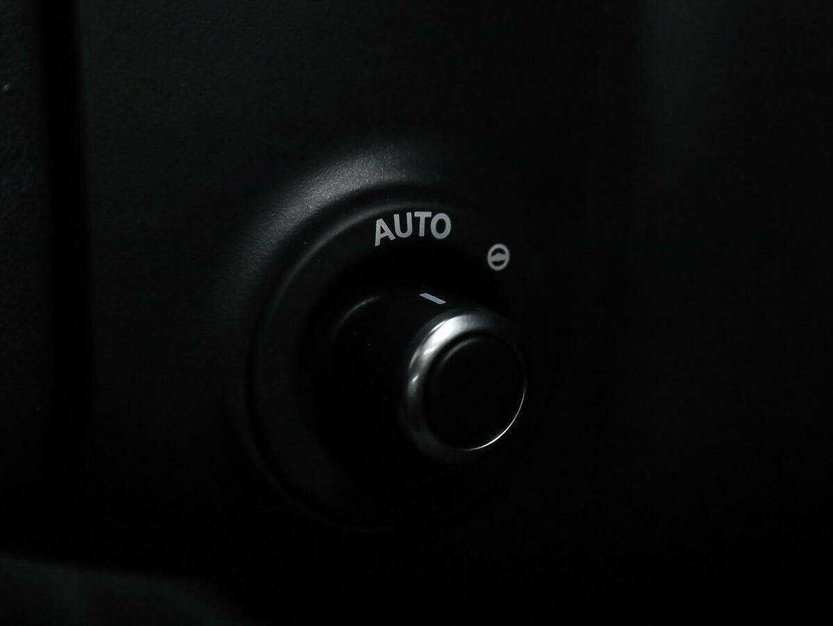 Land Rover Defender 90, 2021 Фото №17