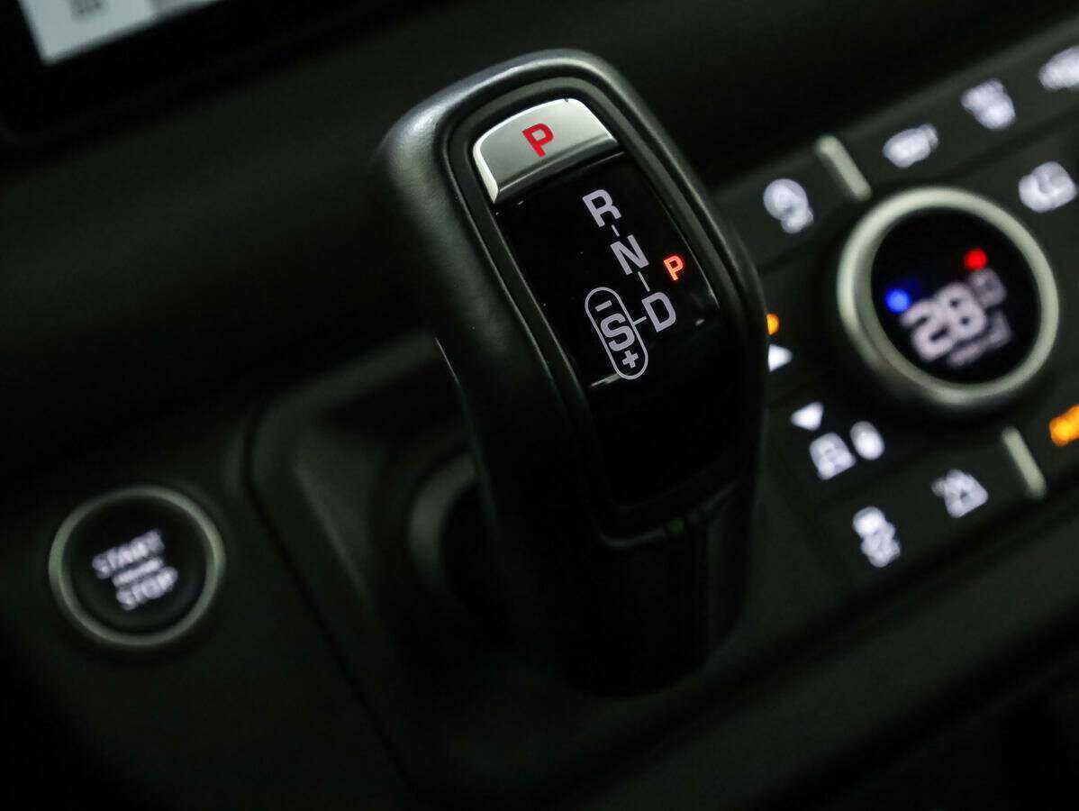 Land Rover Defender 90, 2021 Фото №28