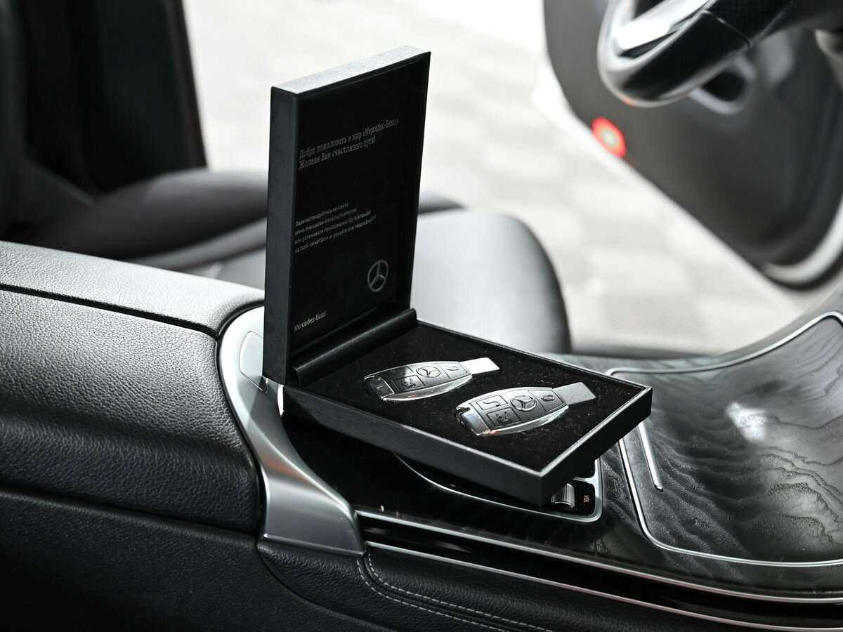 Mercedes-Benz GLC Coupe 250, 2018 Фото №15