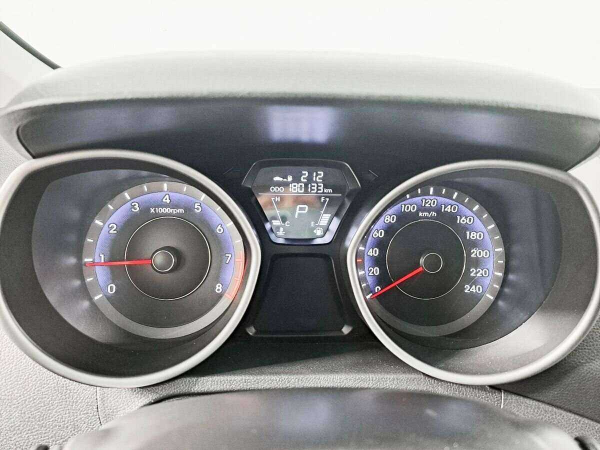 Hyundai Avante, 2011 Фото №9