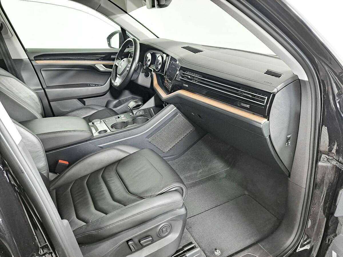 Volkswagen Touareg, 2018 Фото №9