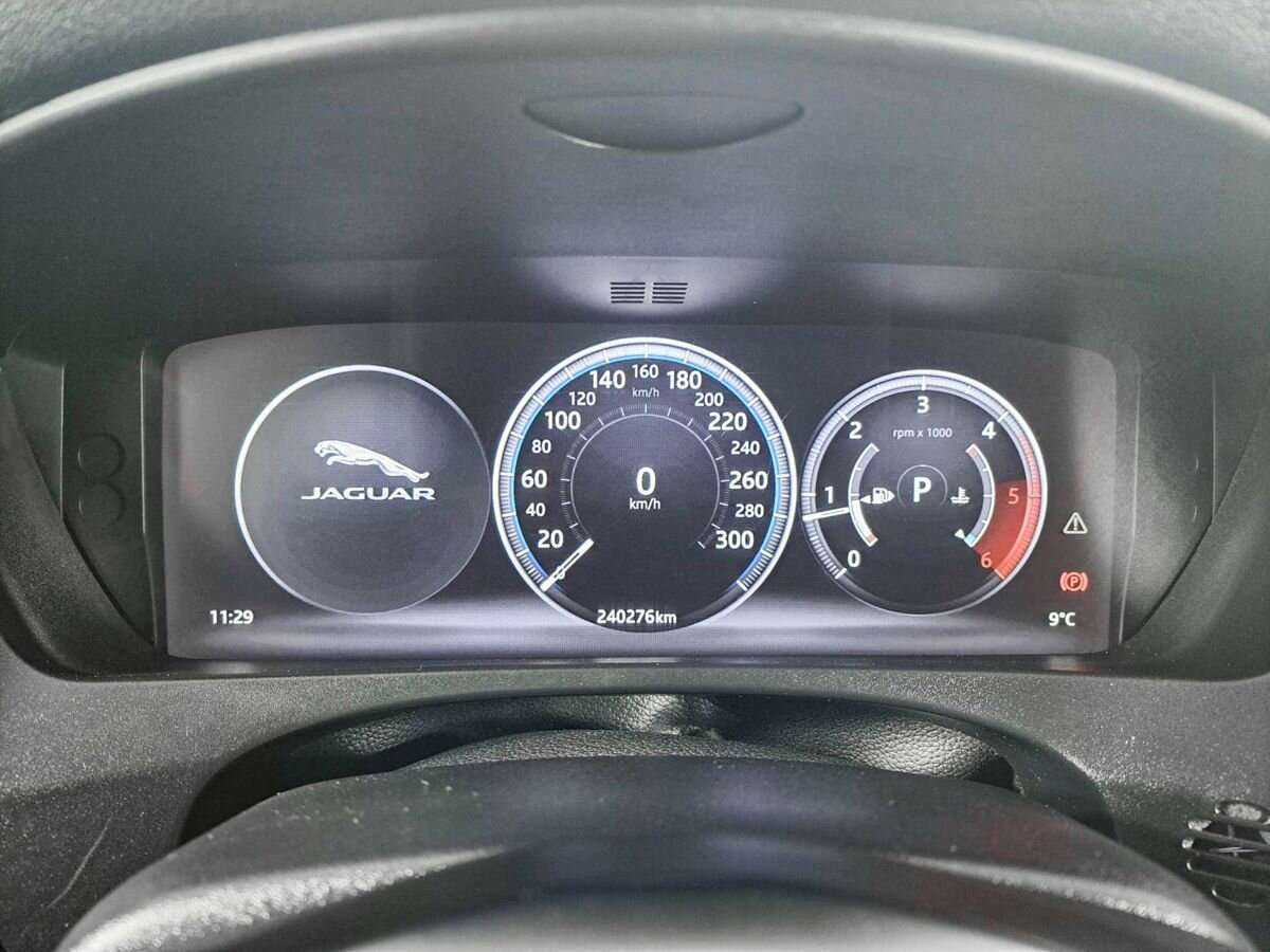 Jaguar F-Pace, 2016 Фото №11