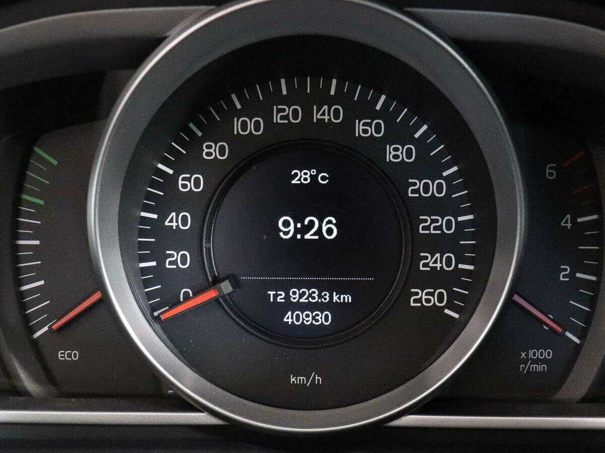 Volvo V40 Cross Country, 2015 Фото №10