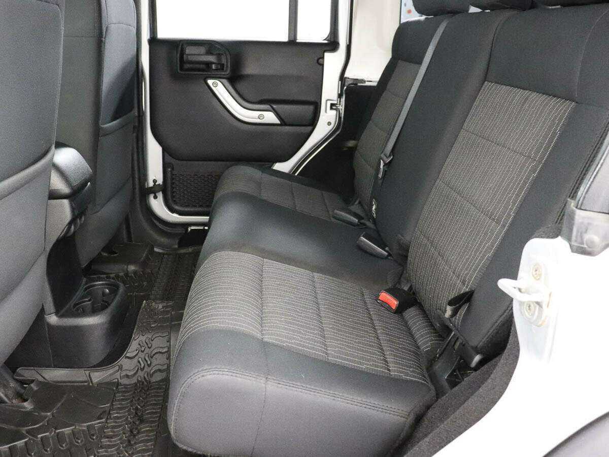 Jeep Wrangler, 2011 Фото №9