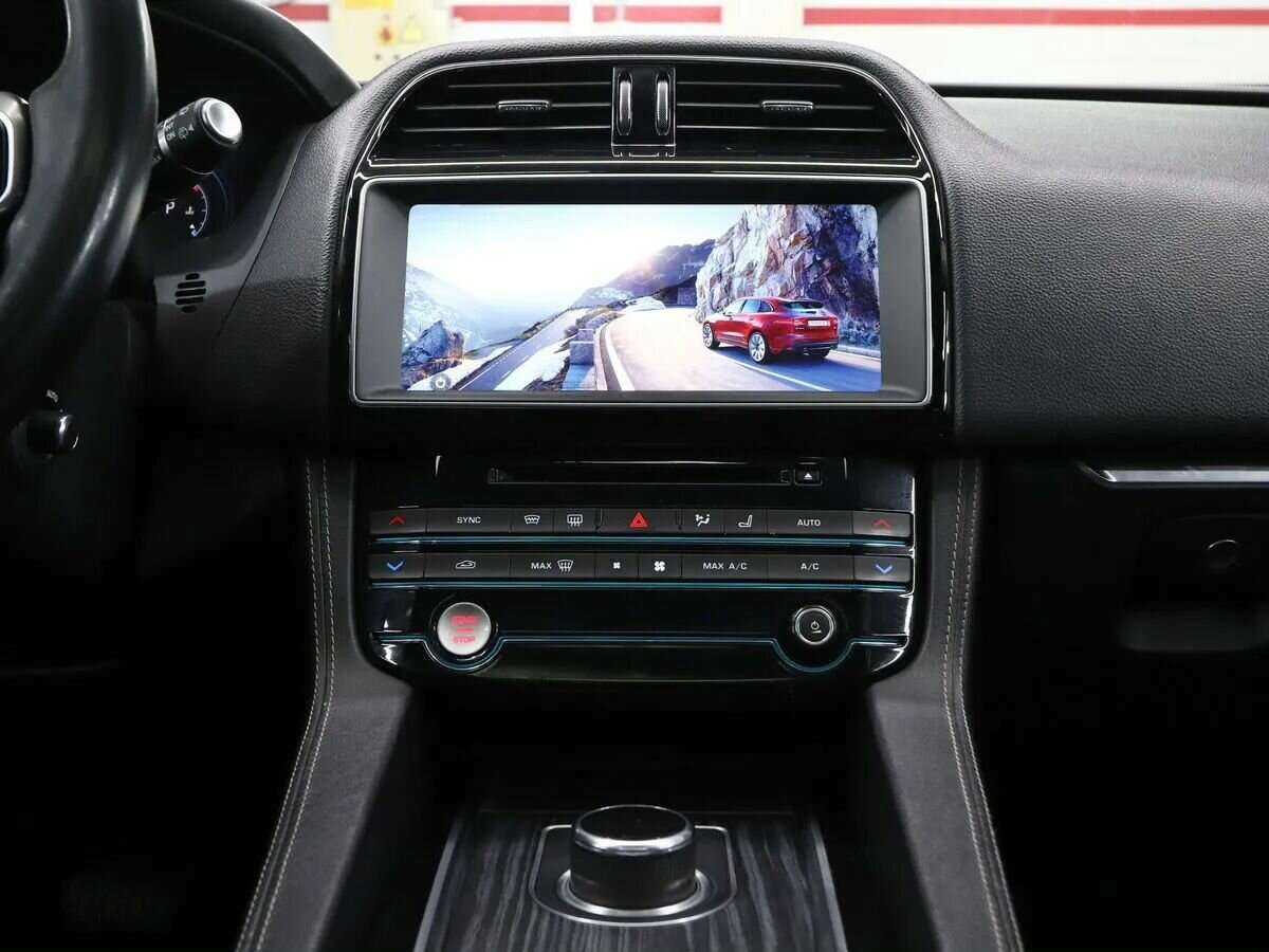 Jaguar F-Pace, 2016 Фото №25