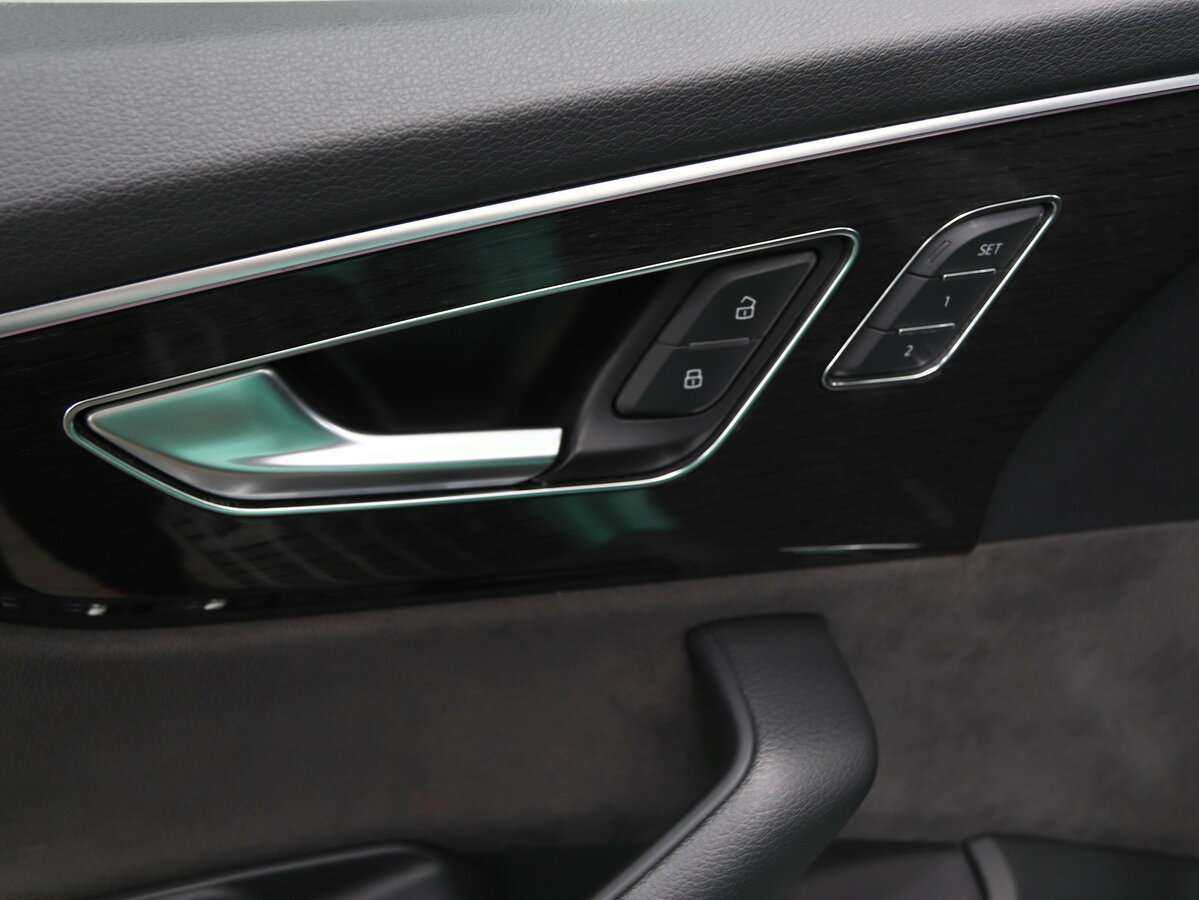 Audi Q8 55 TFSI, 2018 - 77 700 км. | Фото №6