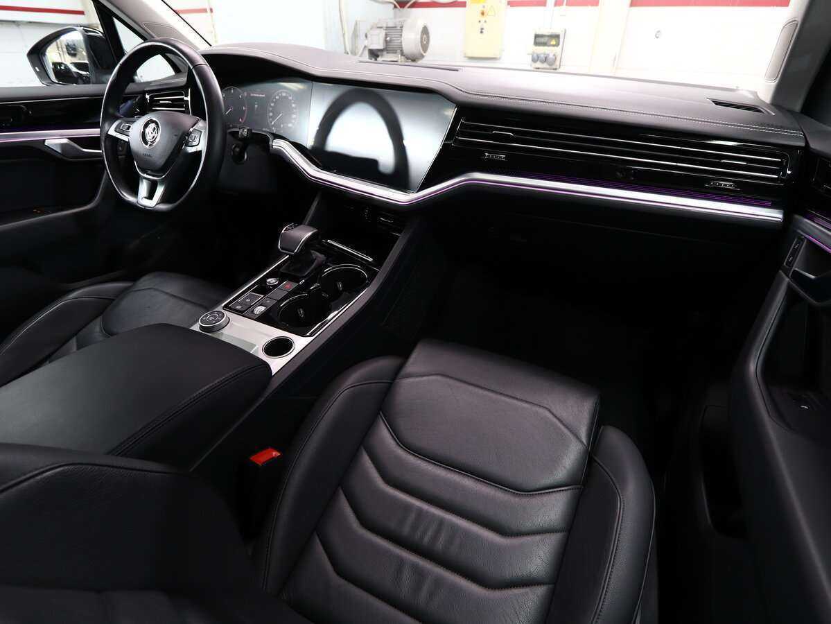 Volkswagen Touareg, 2018 Фото №17