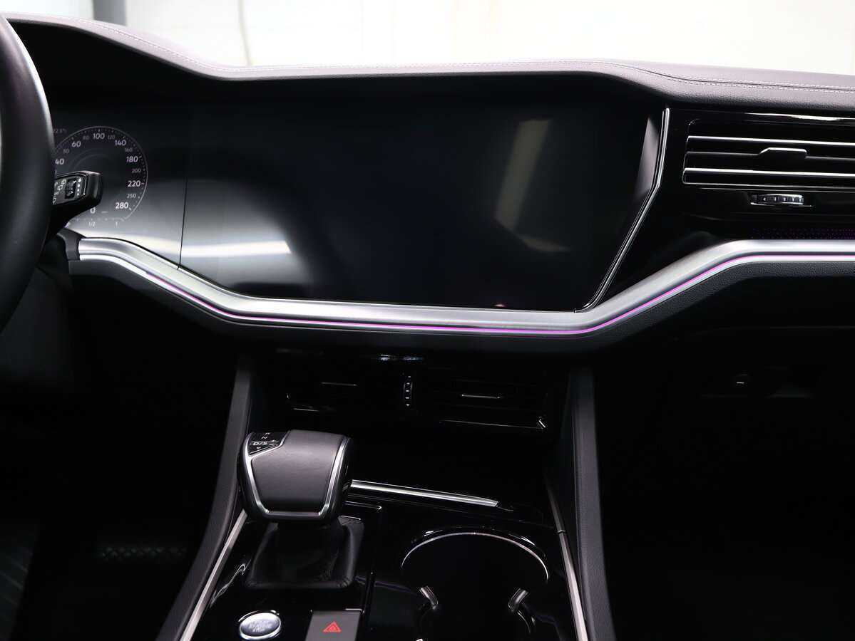 Volkswagen Touareg, 2018 Фото №21