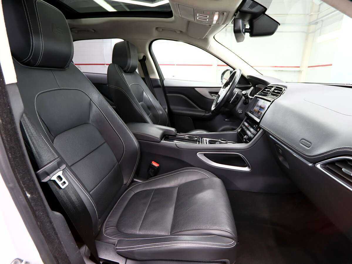 Jaguar F-Pace, 2017 Фото №13