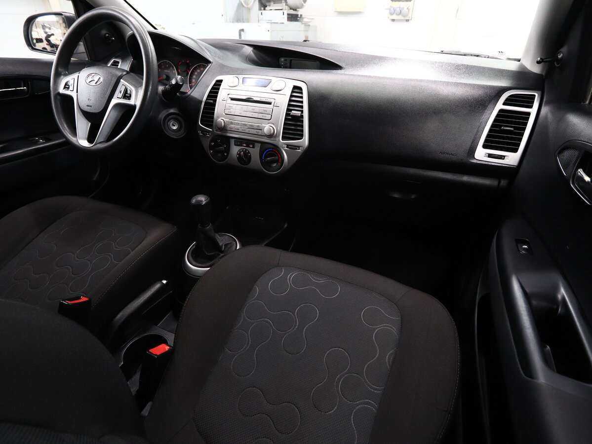 Hyundai i20, 2010 Фото №13