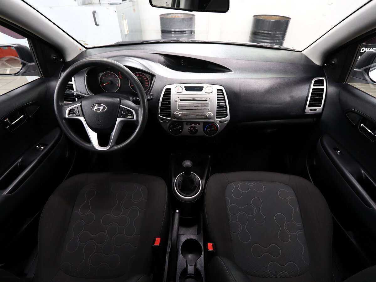 Hyundai i20, 2010 Фото №14
