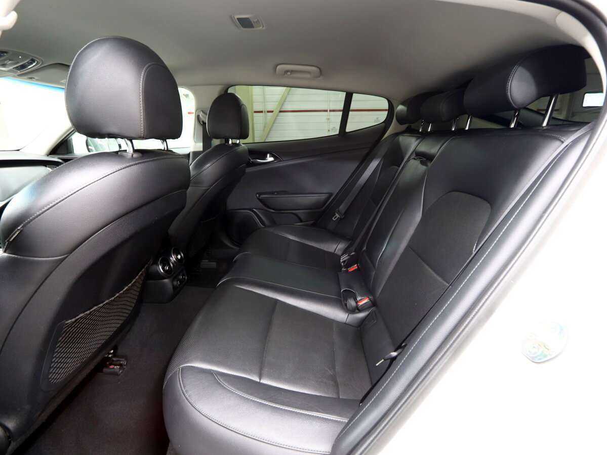 Kia Stinger, 2018 Фото №10