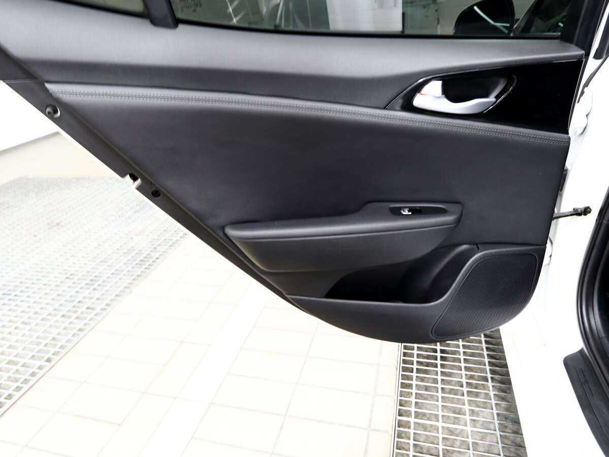 Kia Stinger, 2018 Фото №11