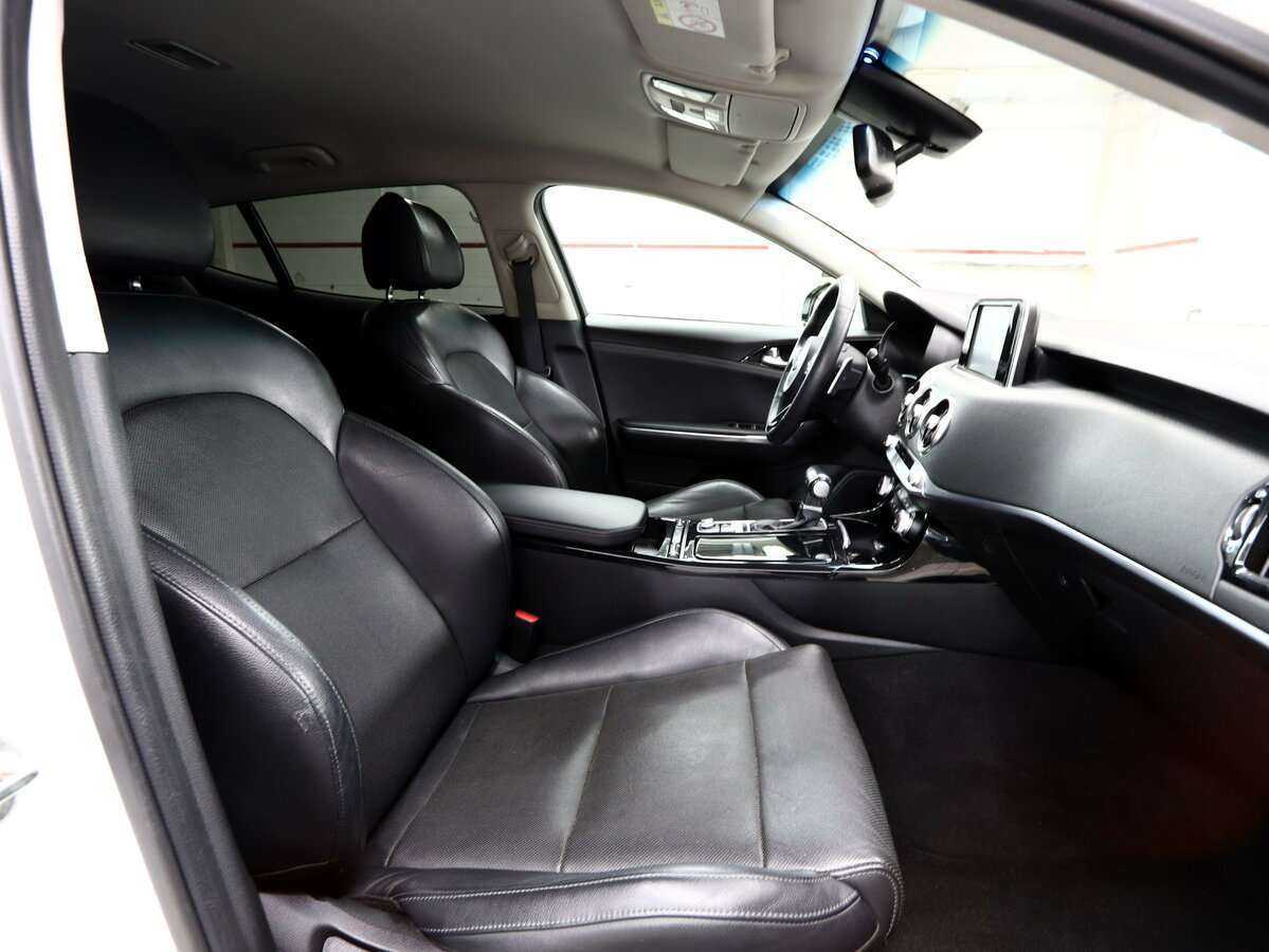 Kia Stinger, 2018 Фото №13